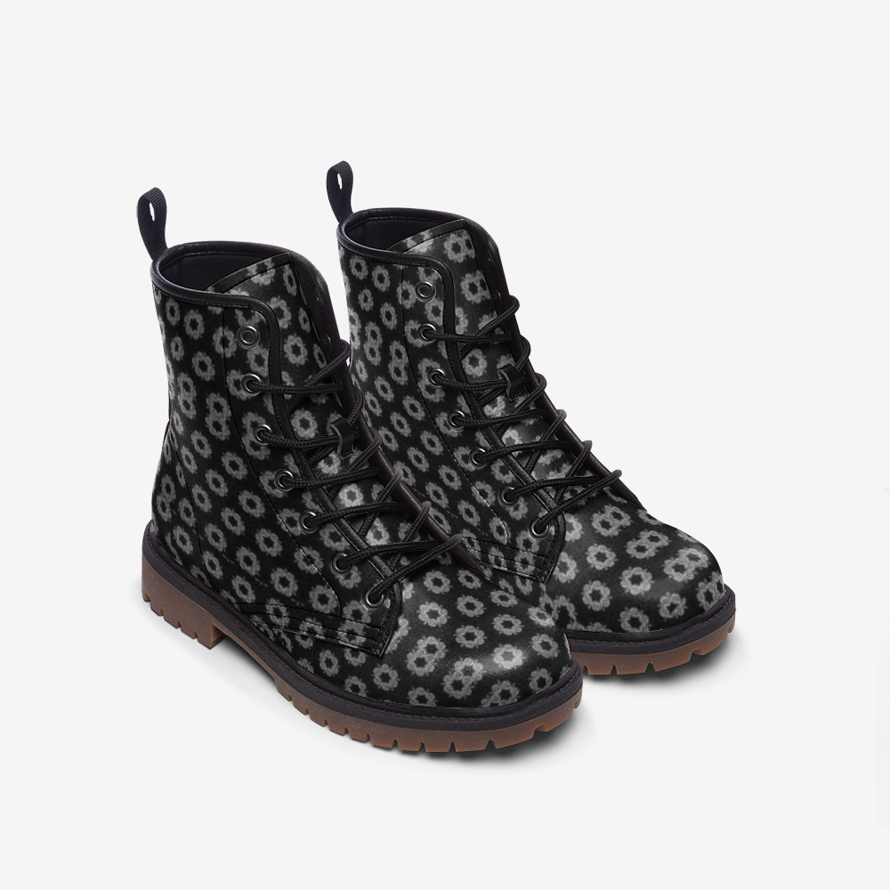 Dark Eyelet Flower Leather Lightweight boots MT